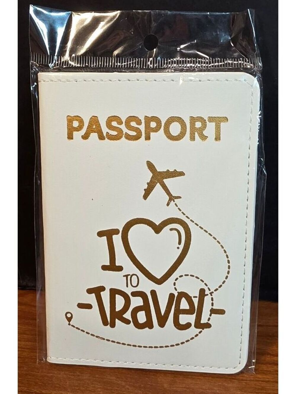 New Nuovo Passport Holder White Gold “I Love to Travel” RFID Blocking Cover